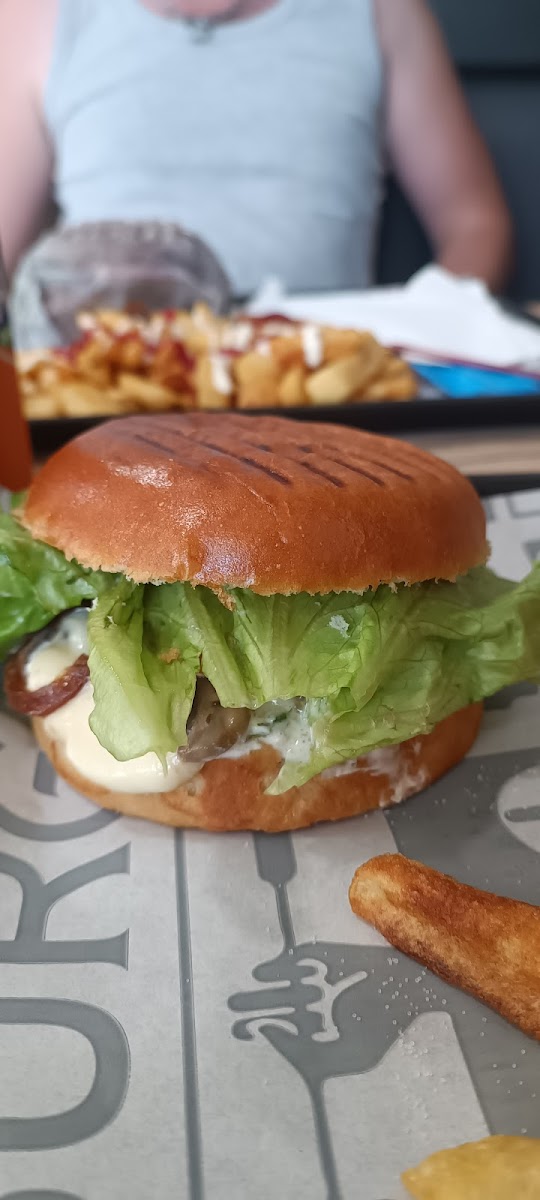 Bro's Burger-9