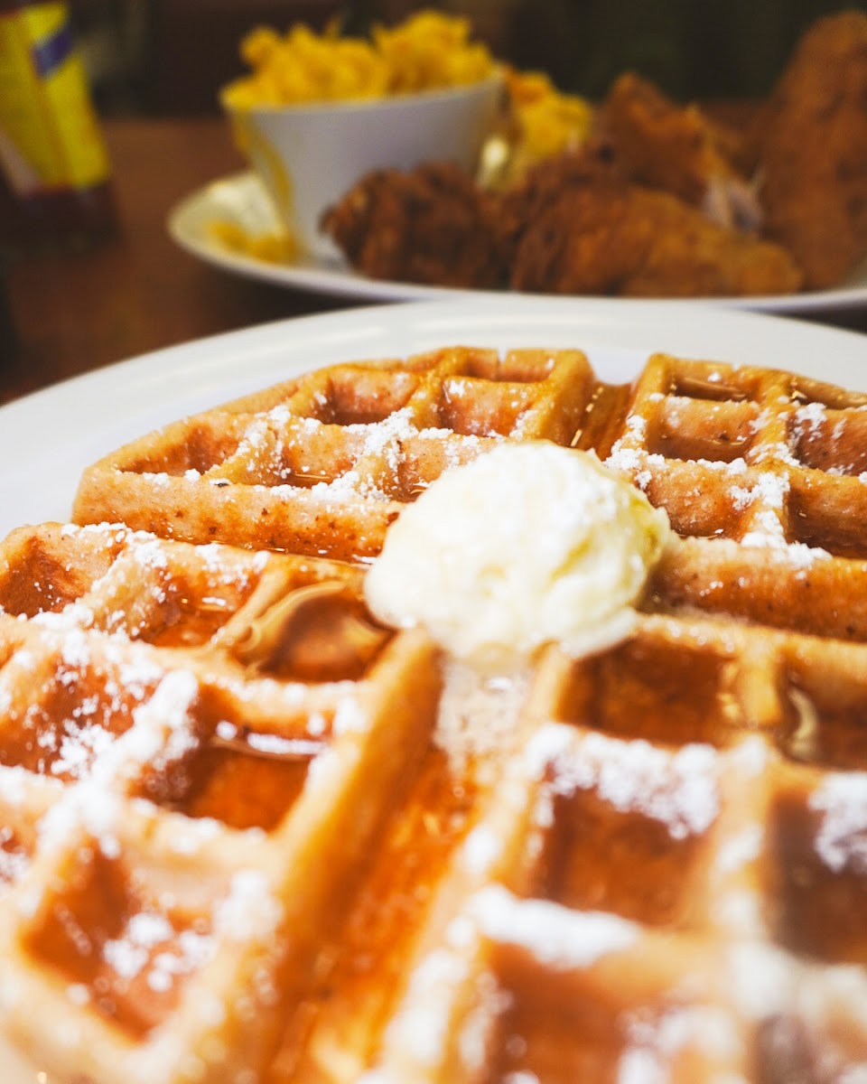B's Chicken & Waffles-3