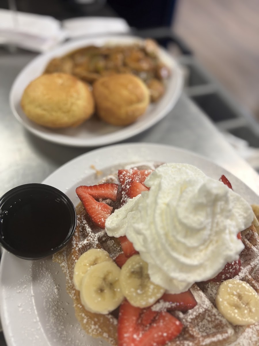 B's Chicken & Waffles-7