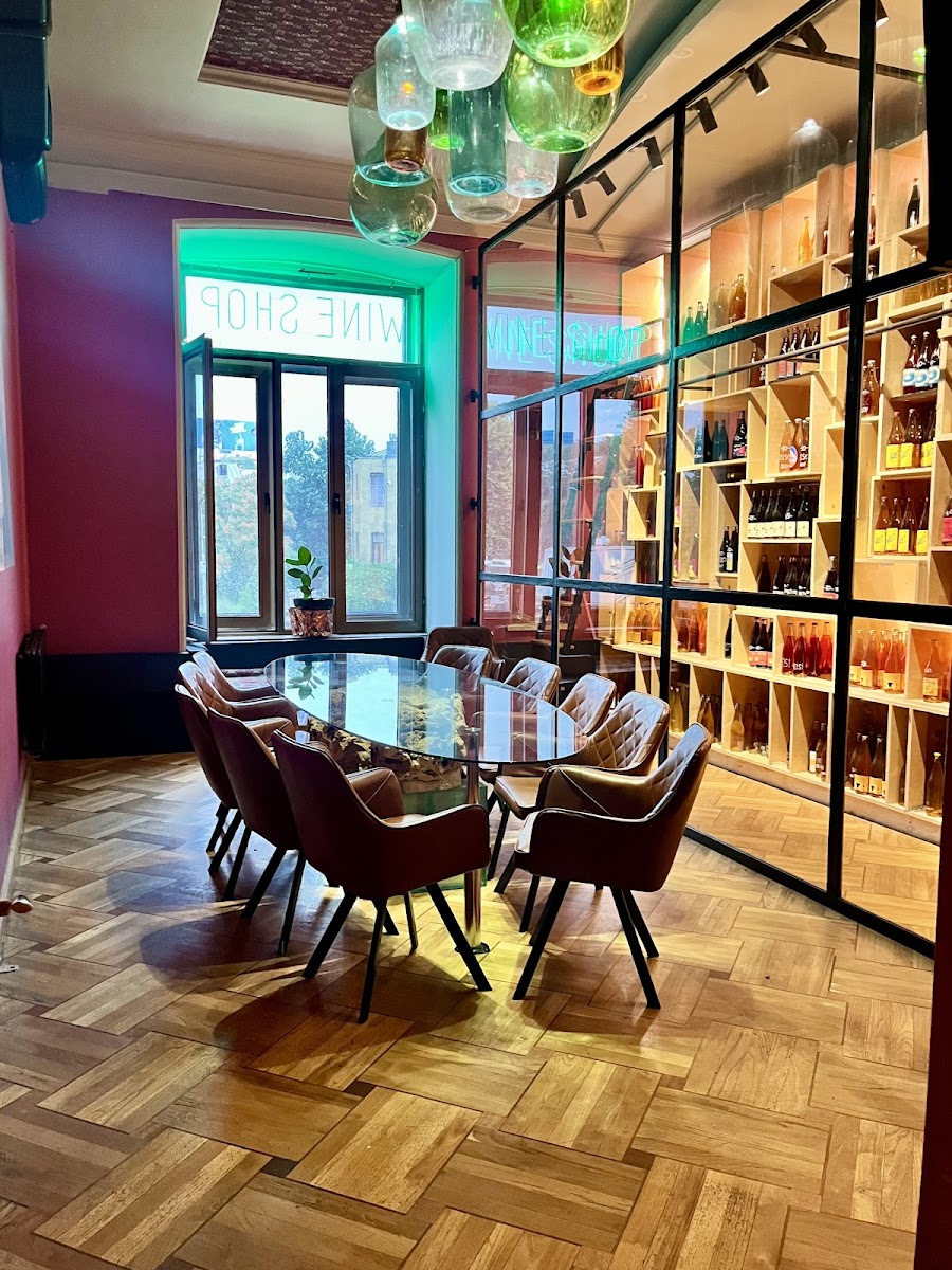 Bu & Khari Wine Bar, Shop & Kitchen
