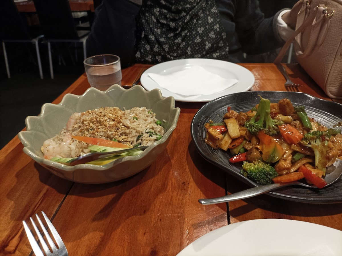 Bua Siam Thai Restaurant-8