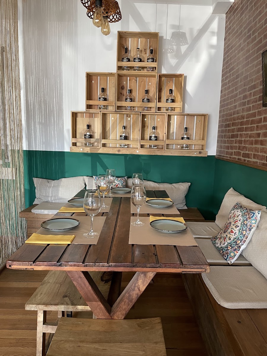 Bucha, Tapas & Wine