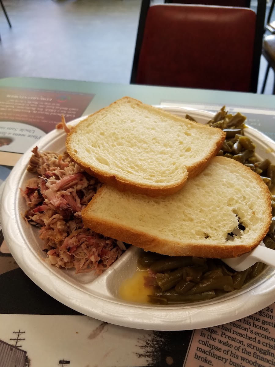 Bucky's Bar-B-Q-7