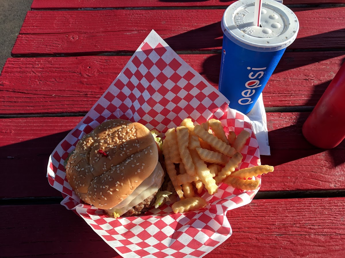 Bundy's Cafe Drive-In-8