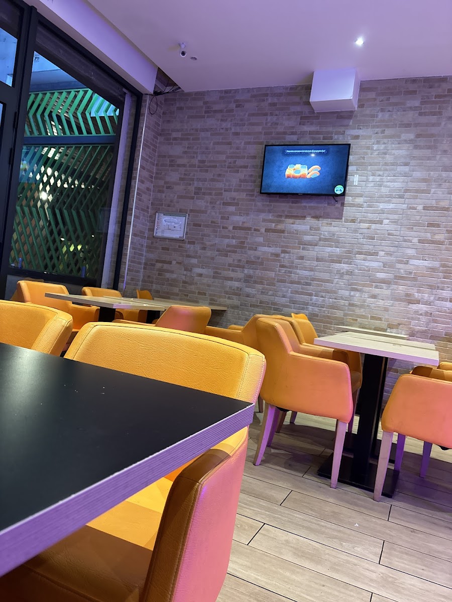 Burger N'co X Sushi Night