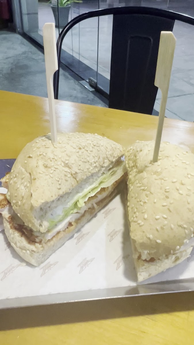 Burgerfuel Fanateer-2