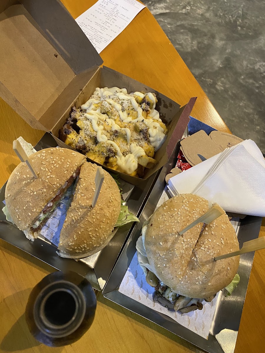 Burgerfuel Fanateer-7