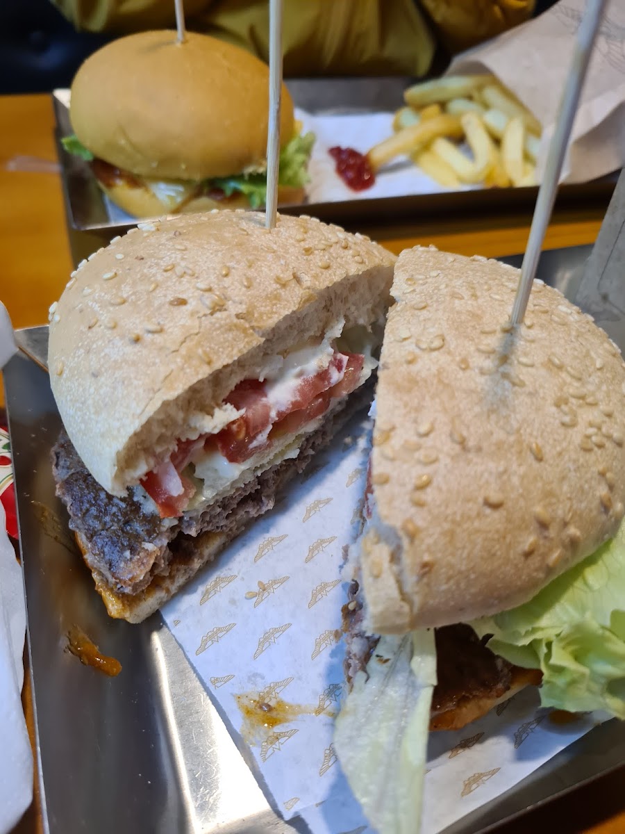 Burgerfuel Fanateer-8