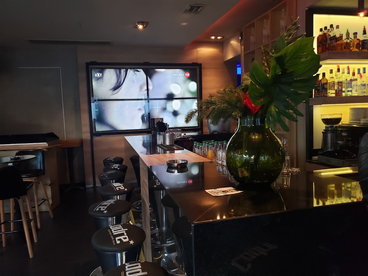 Cadre Cafe & Bar