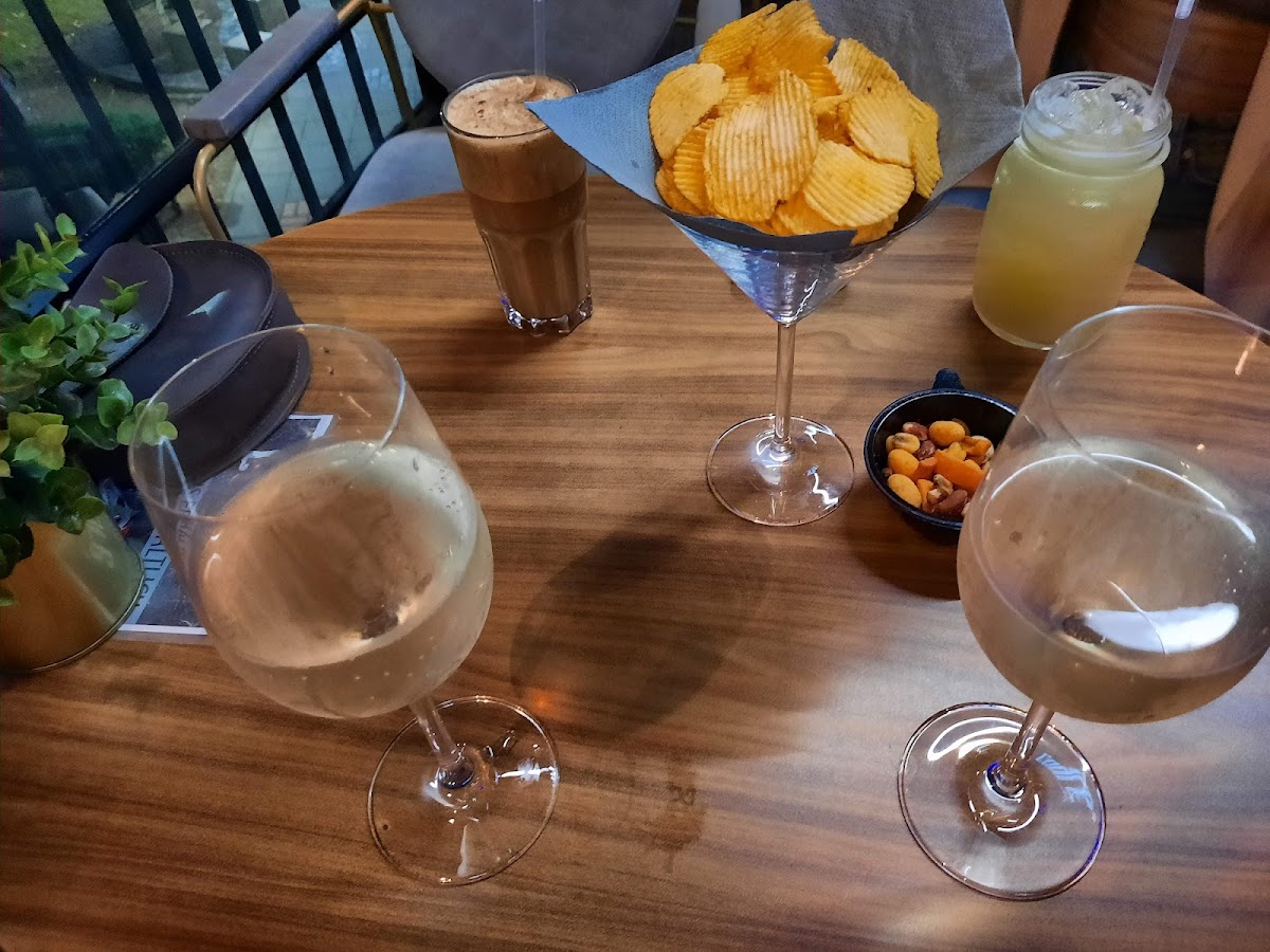 Cadre Cafe & Bar-2