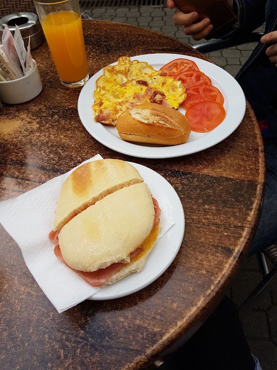 Cafe - Bar El Caliente-7