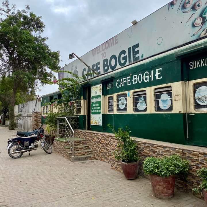 Cafe Bogie-4