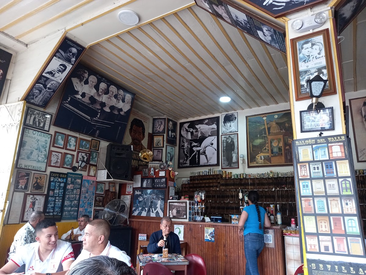Cafe Casablanca-4