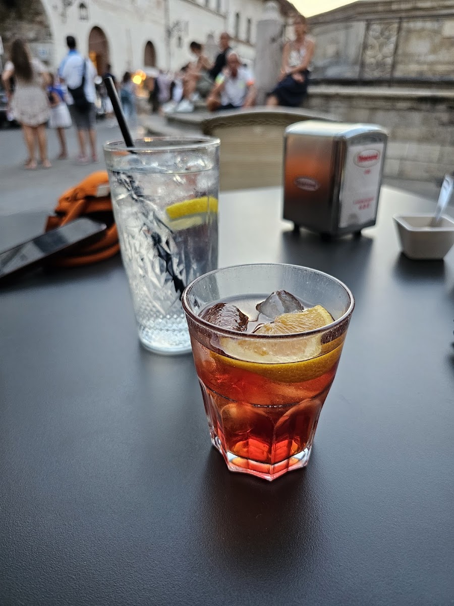 Cafe' Central-8