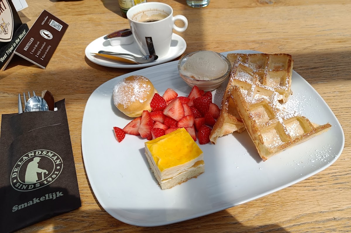 Cafe De Landsman-7