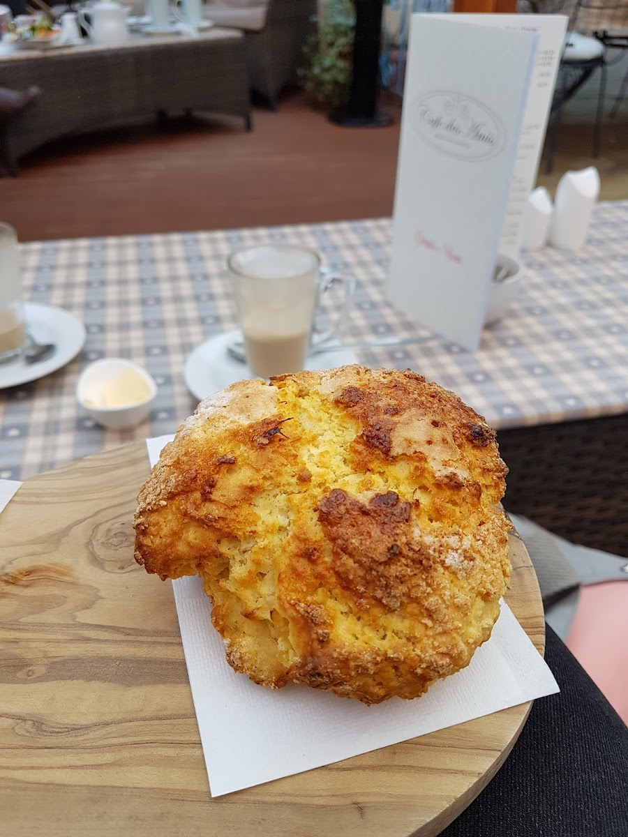 Cafe Des Amis-2