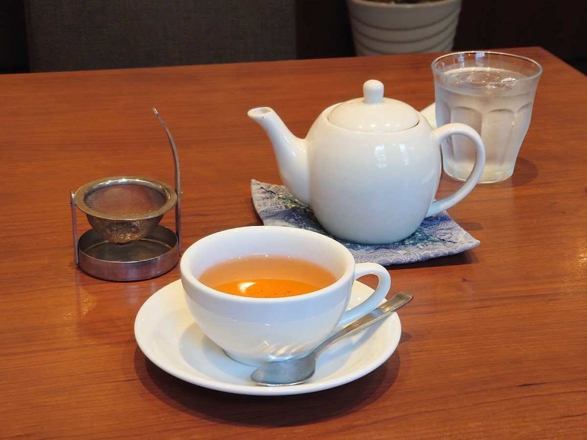 Cafe Dining 806-7