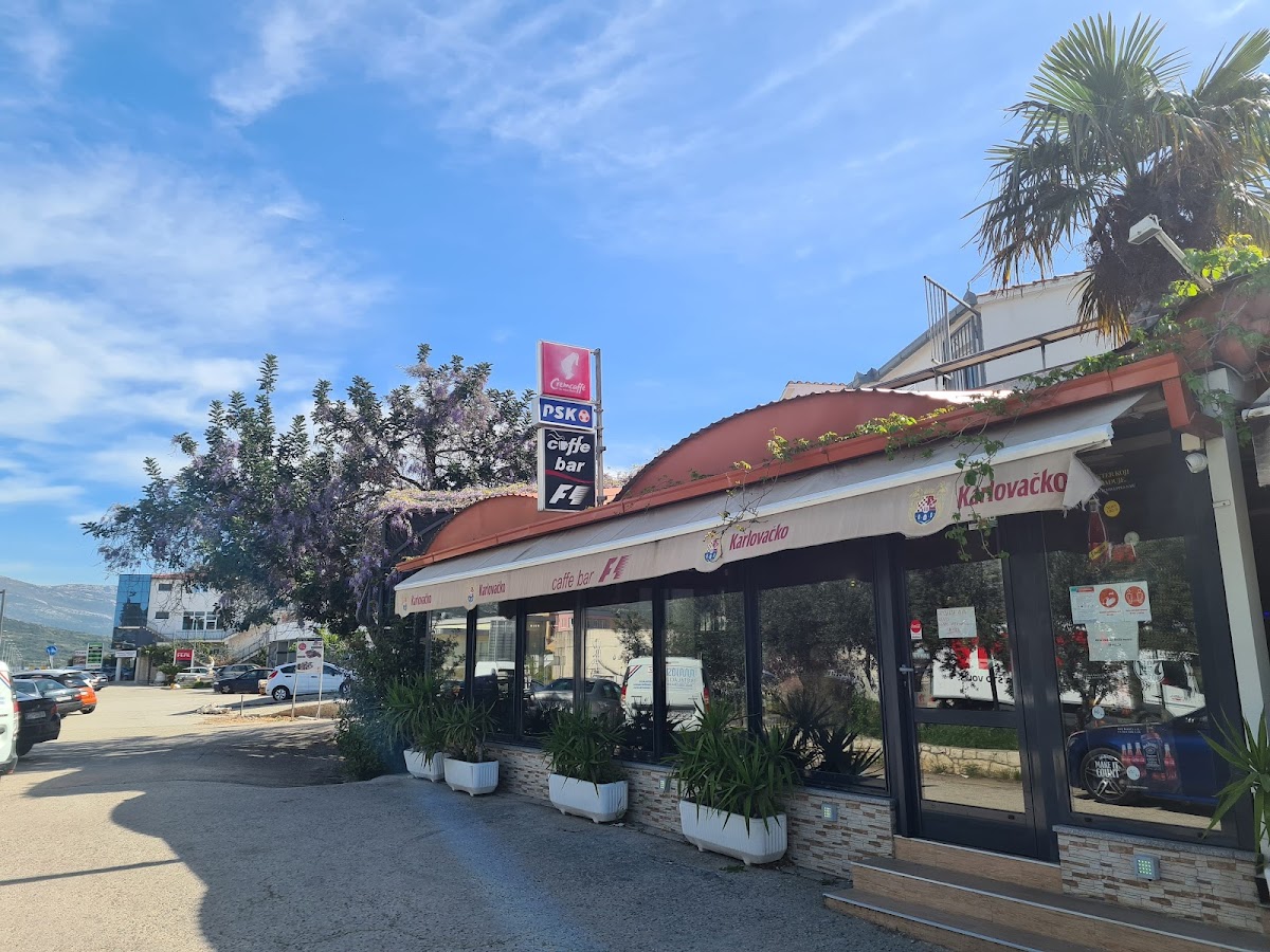 Cafe F1