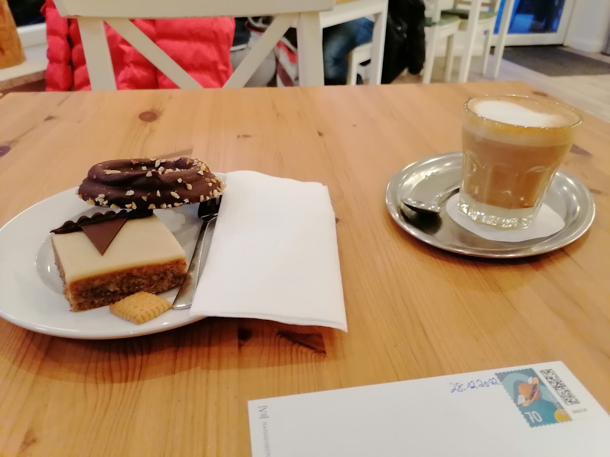 Cafe Gleis Iii-10