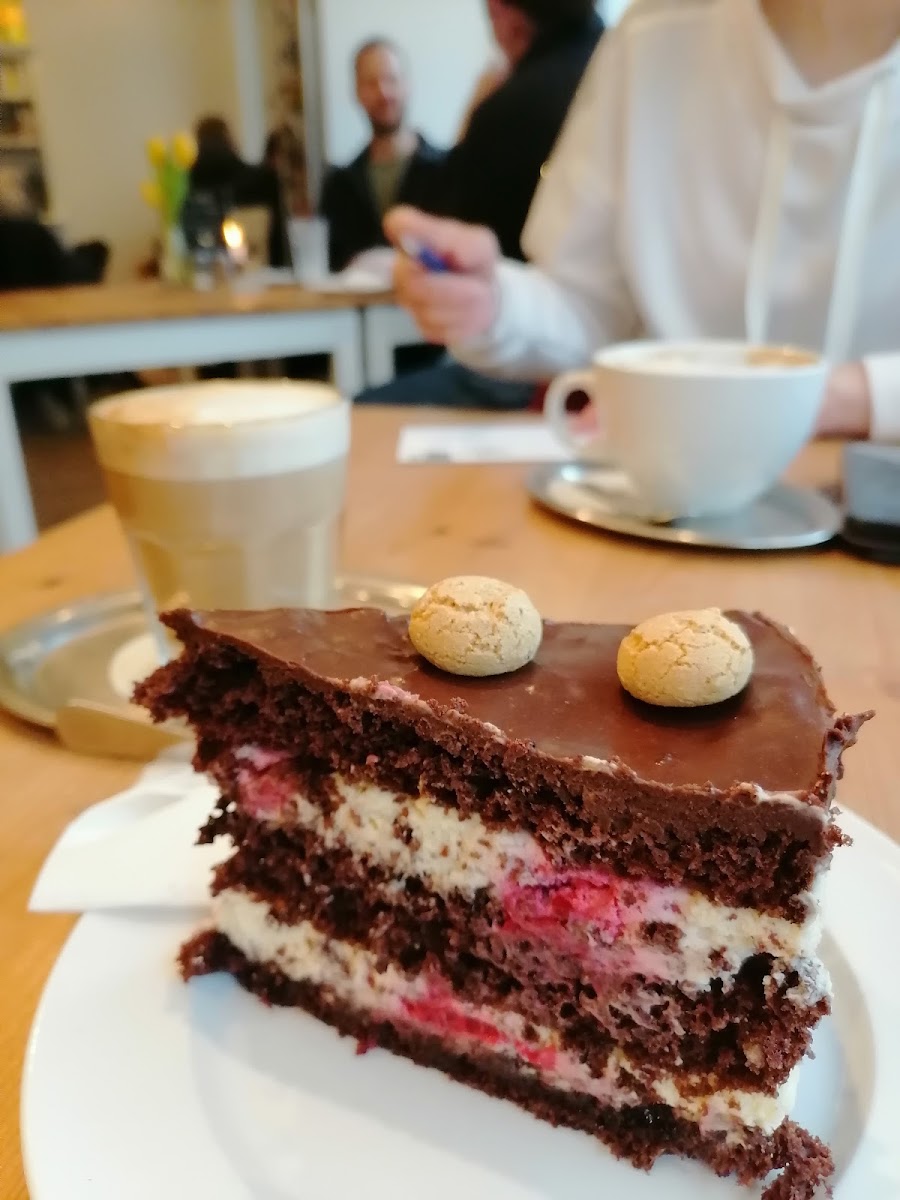 Cafe Gleis Iii-9