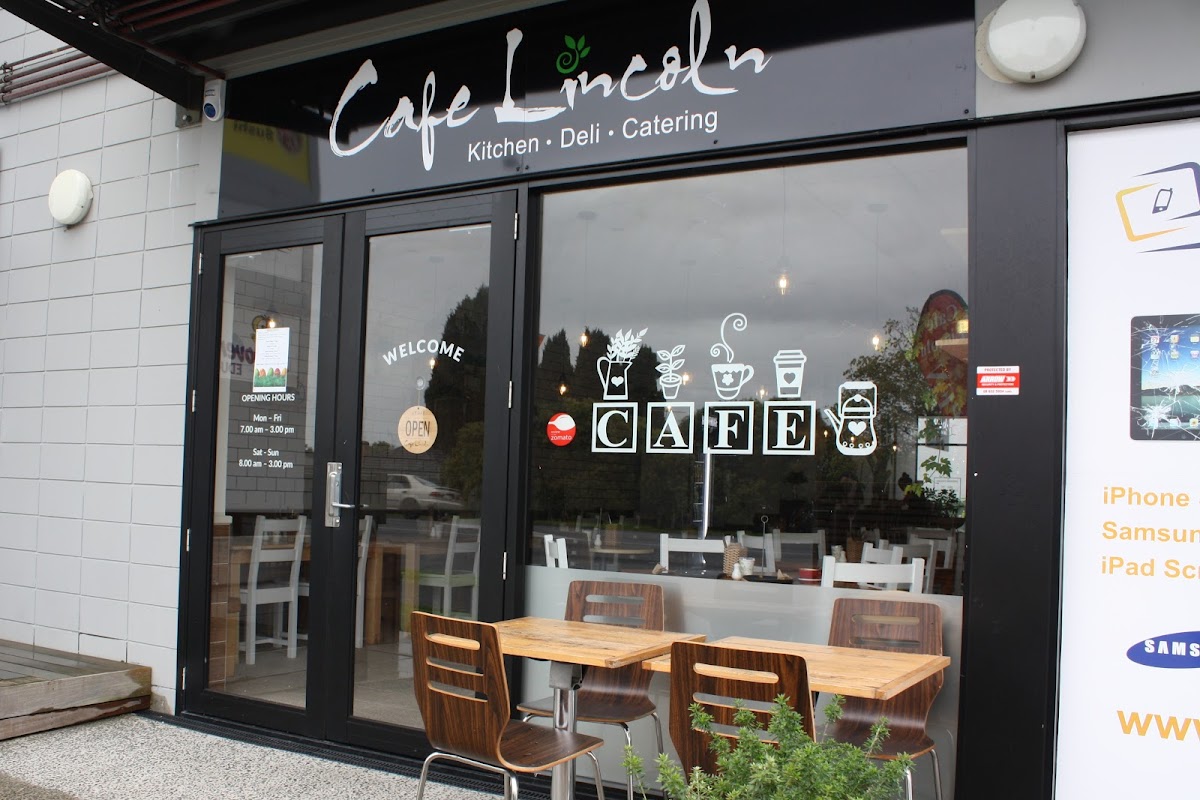 Cafe Lincoln