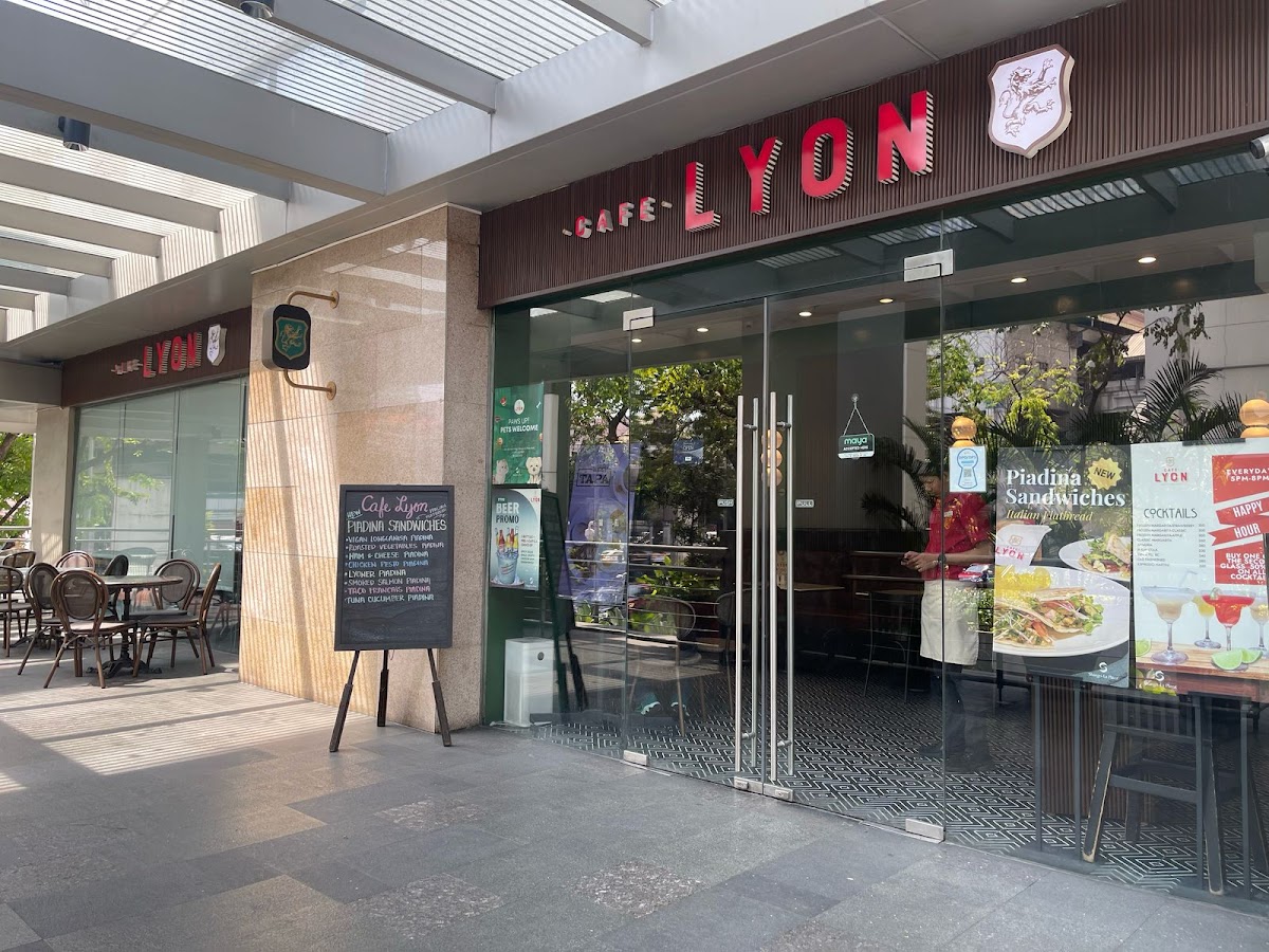 Cafe Lyon