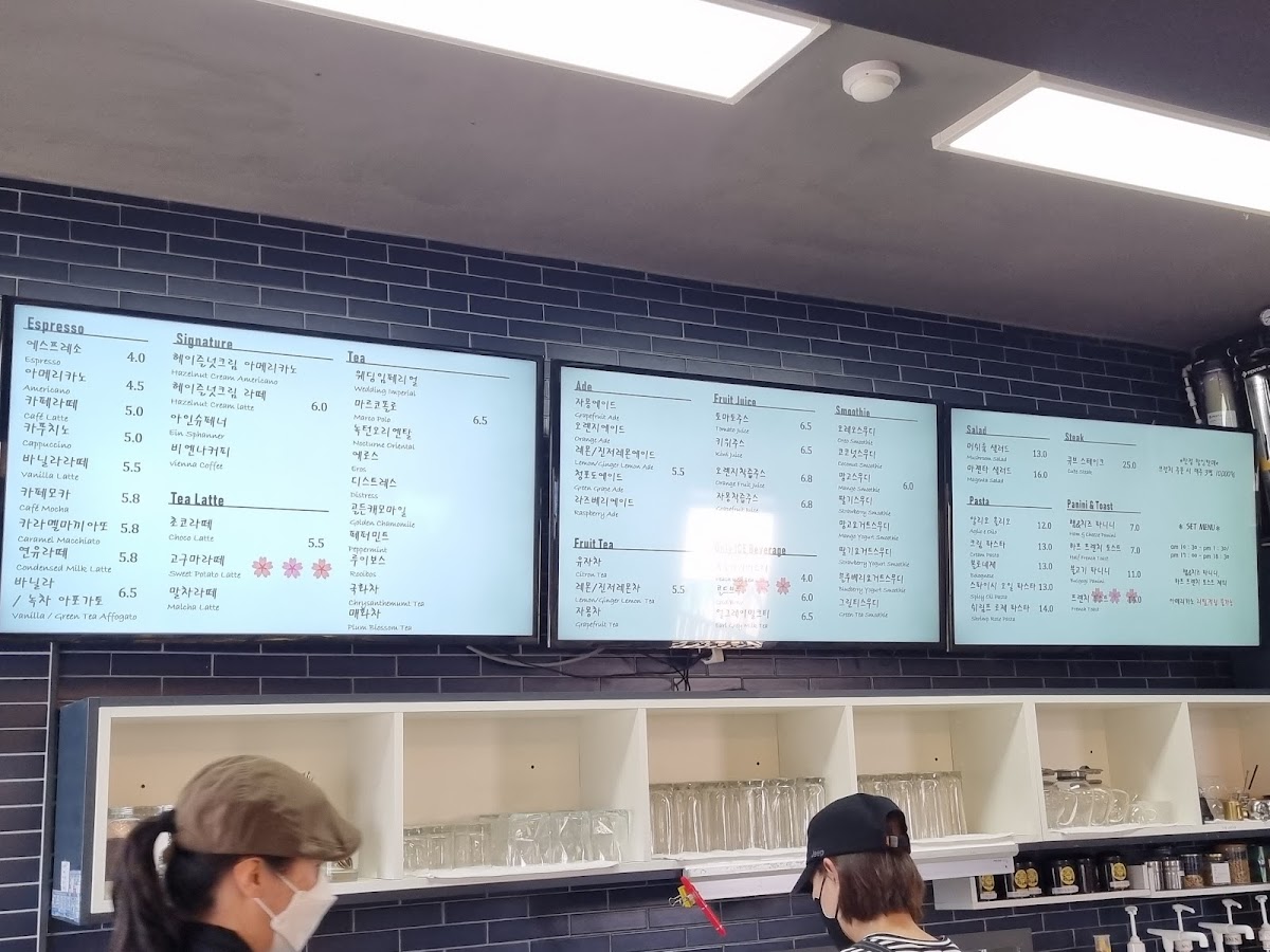 Menu Cafe Majenta-2