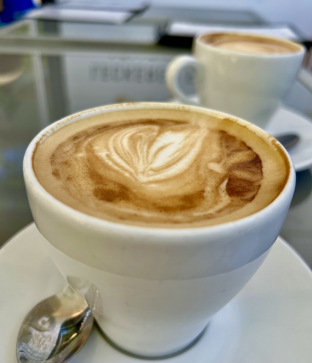 Cafe Melba - Rog Mickiewicza I Boh. Warszawy-4