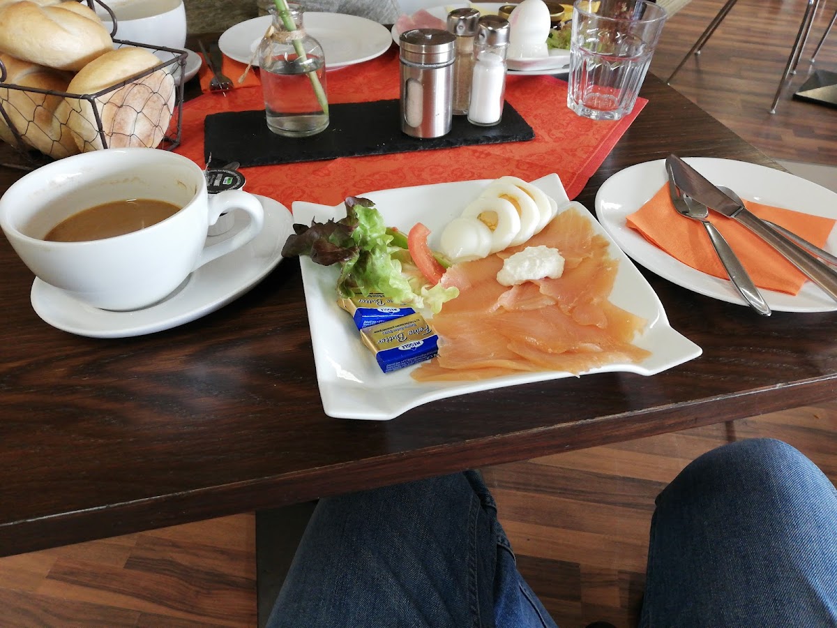 Café Midde Noi-7