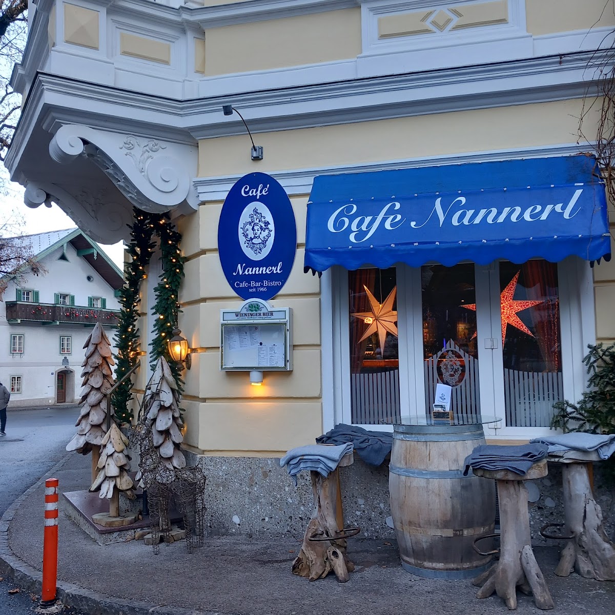 Cafe Nannerl-2