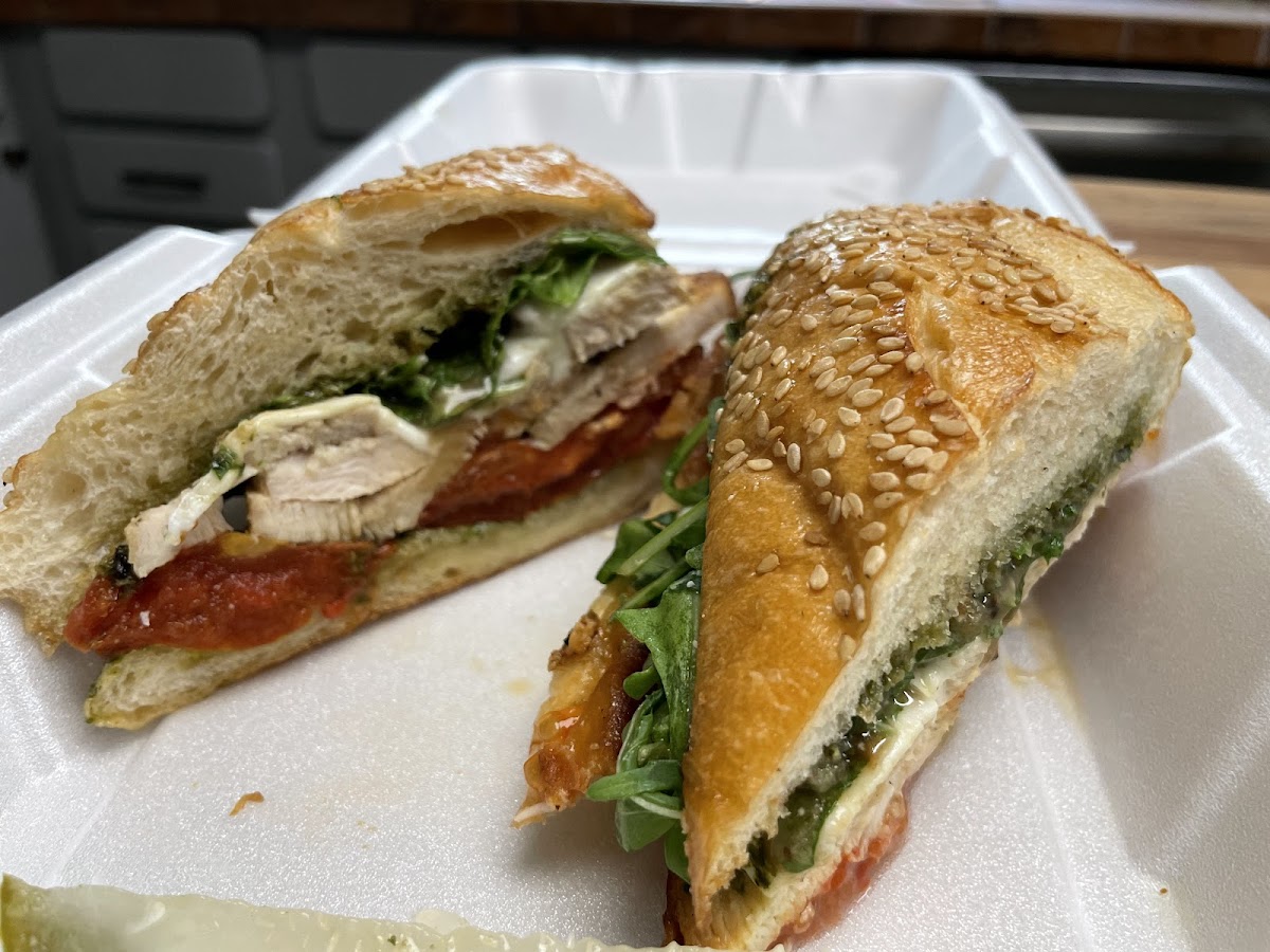 Cafe On The Dl-6