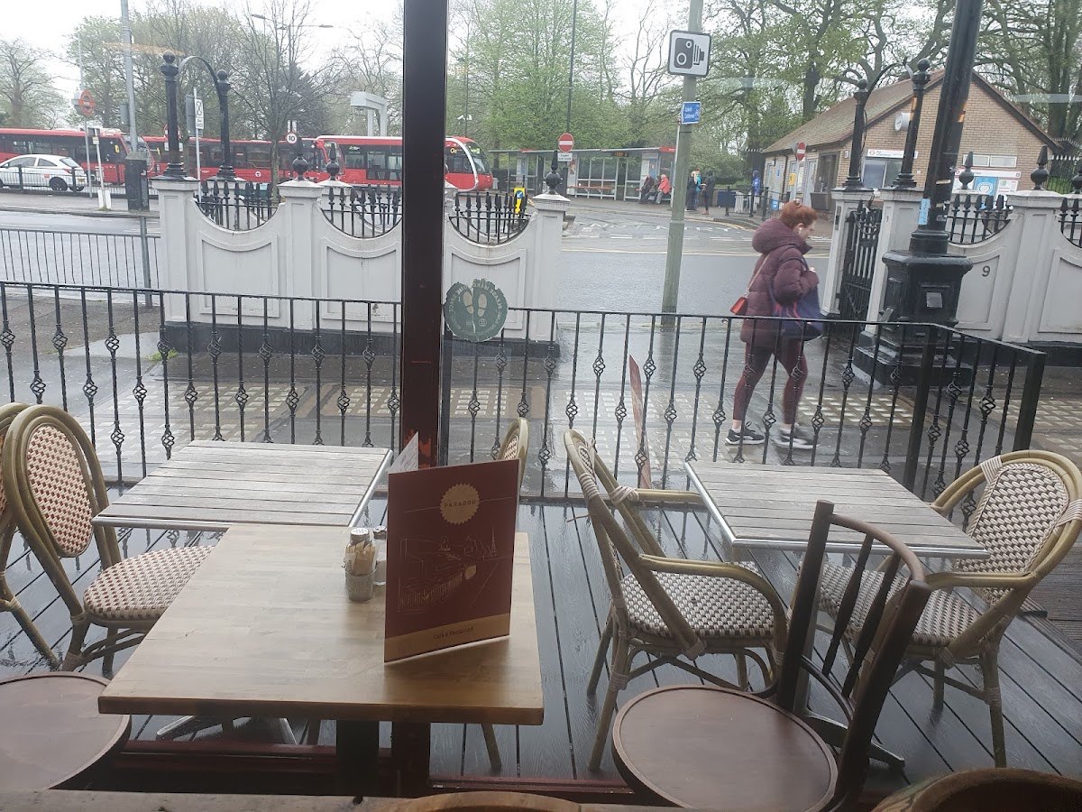 Cafe Paradou