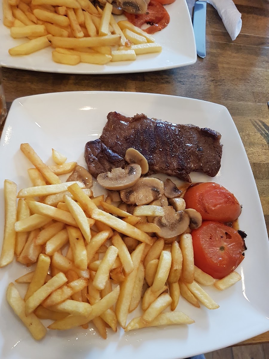 Cafe Paradou-10