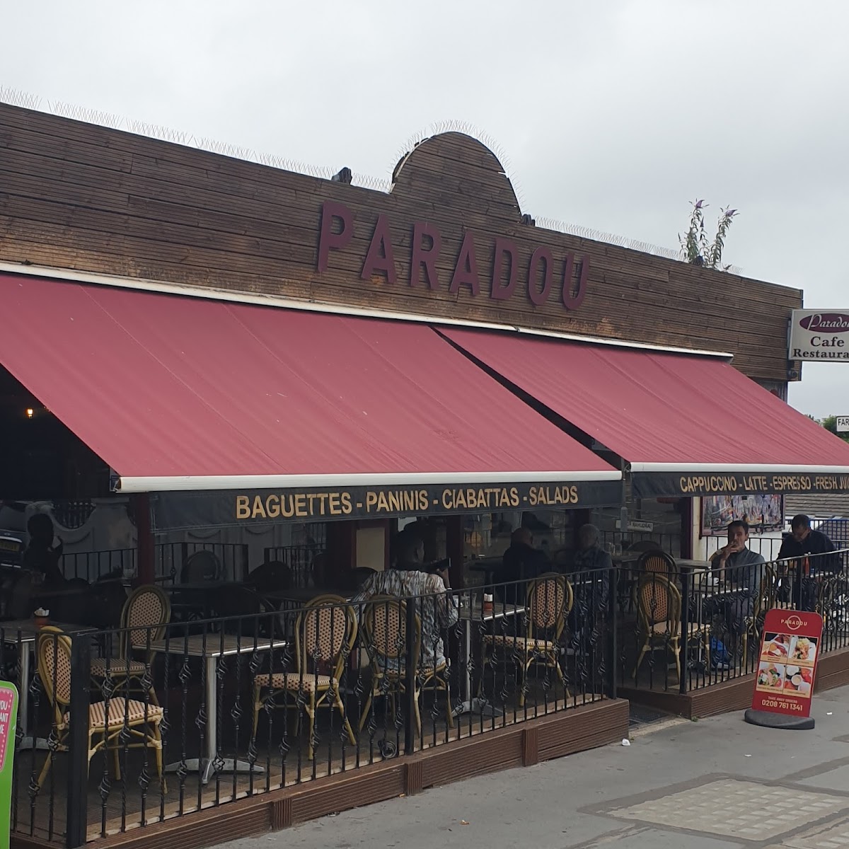 Cafe Paradou-4