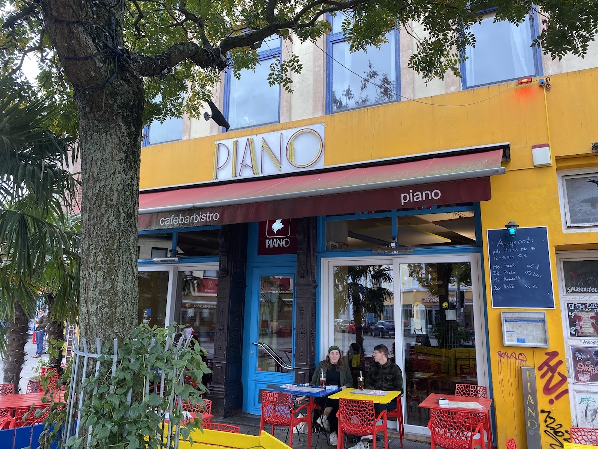 Cafe Piano
