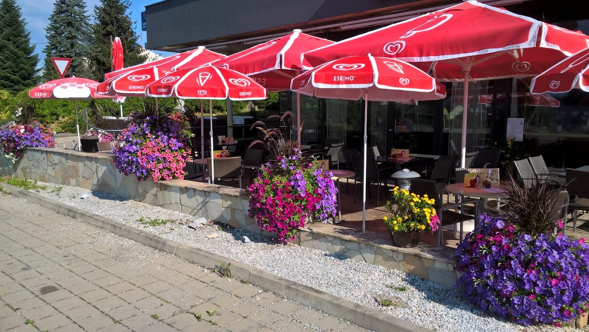 Café Restaurant Holiday