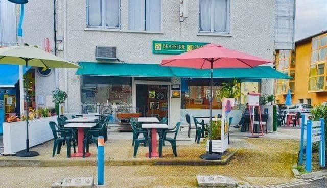 Cafe Restaurant Le Coeur Du Village