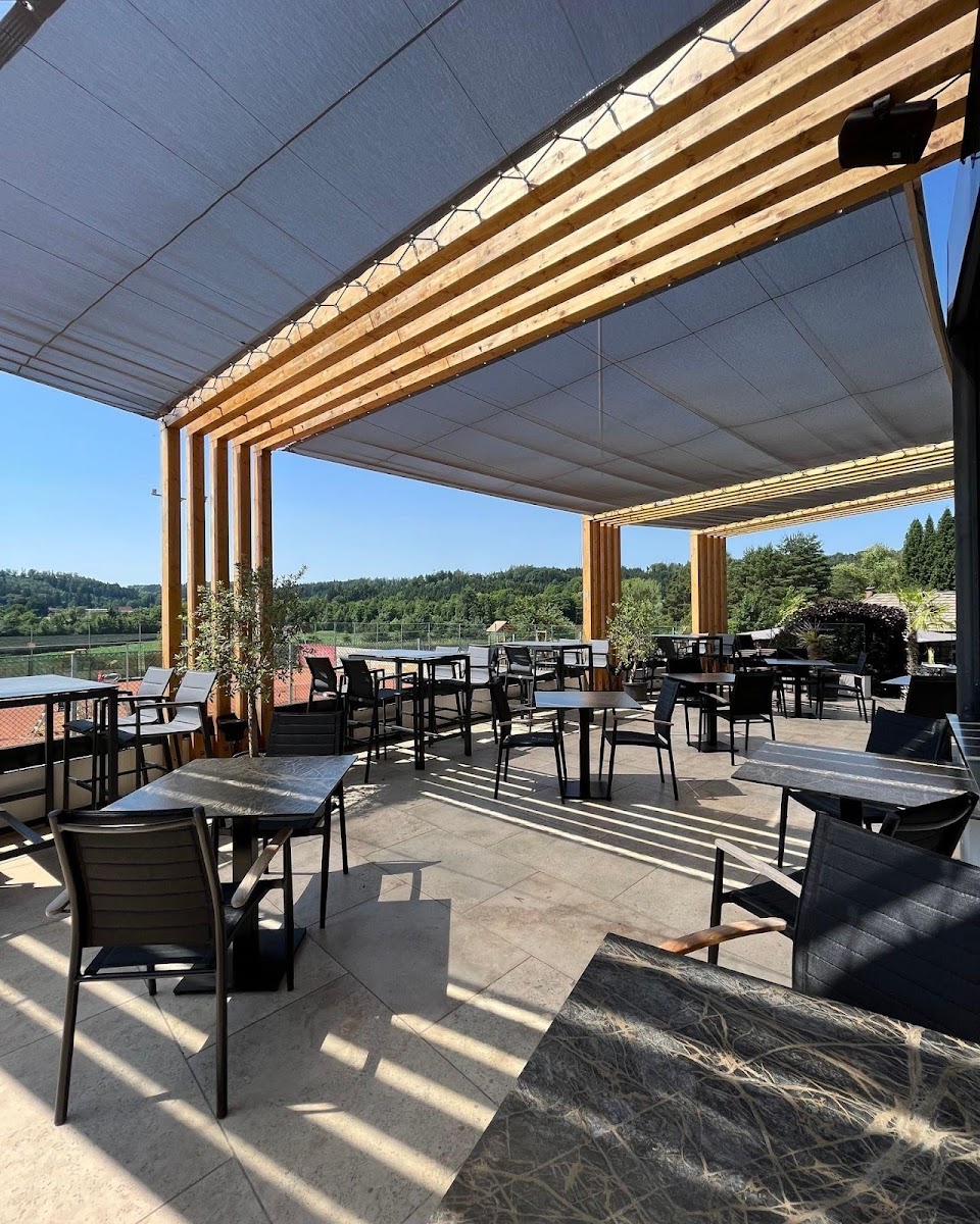 Cafe-Restaurant-Lounge 'mittelpunkt'