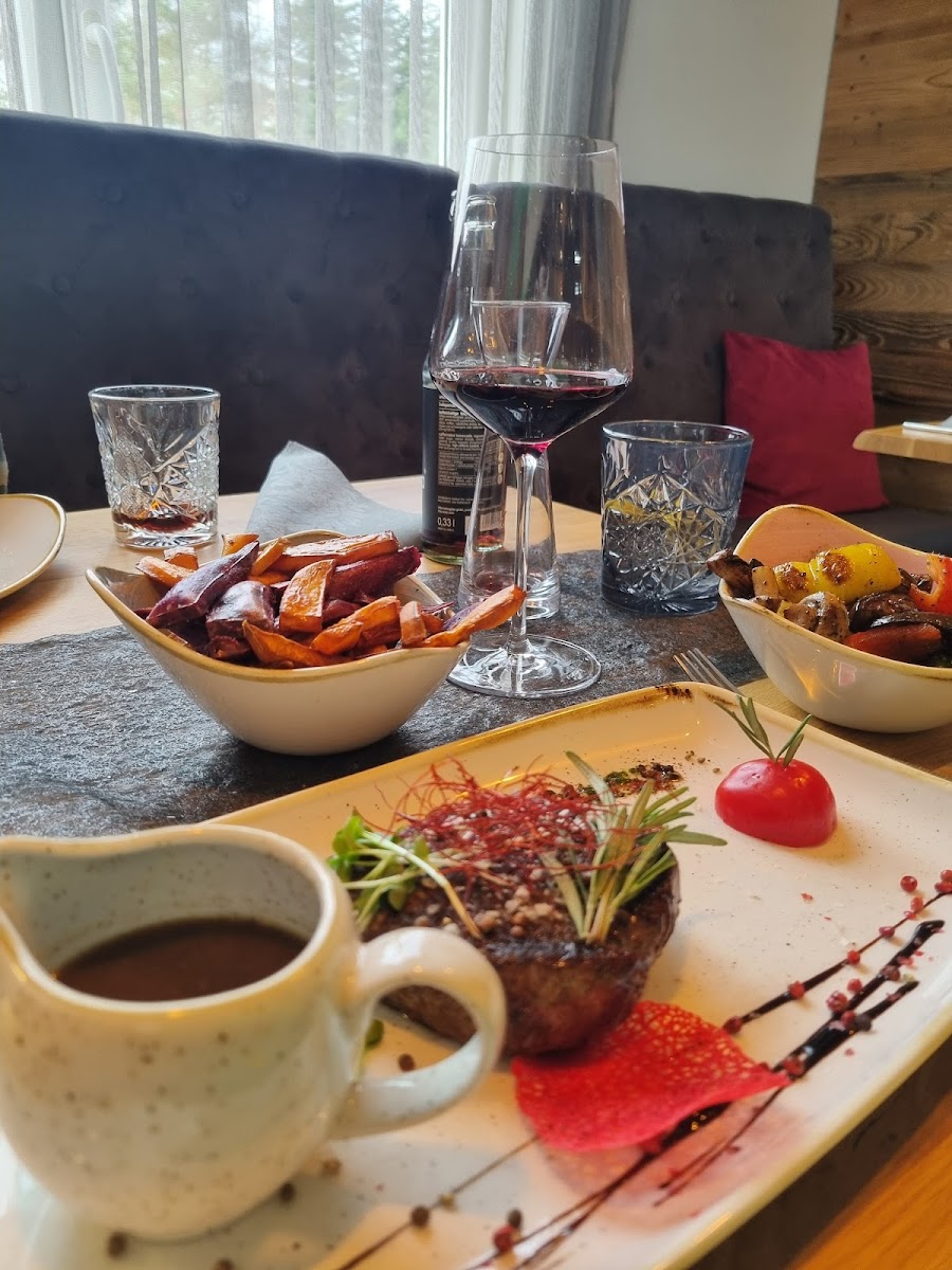 Cafe-Restaurant-Lounge 'mittelpunkt'-5
