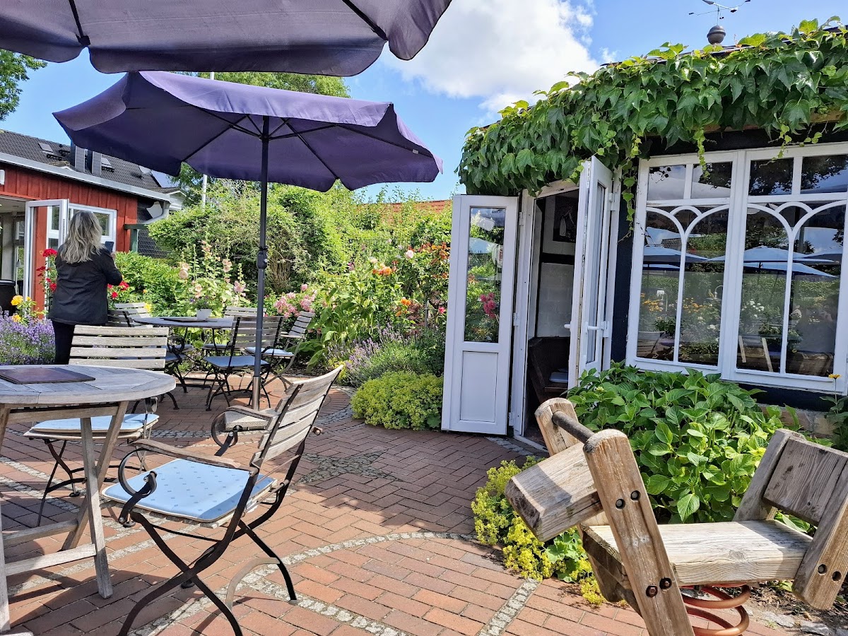 Cafe Rosengarten