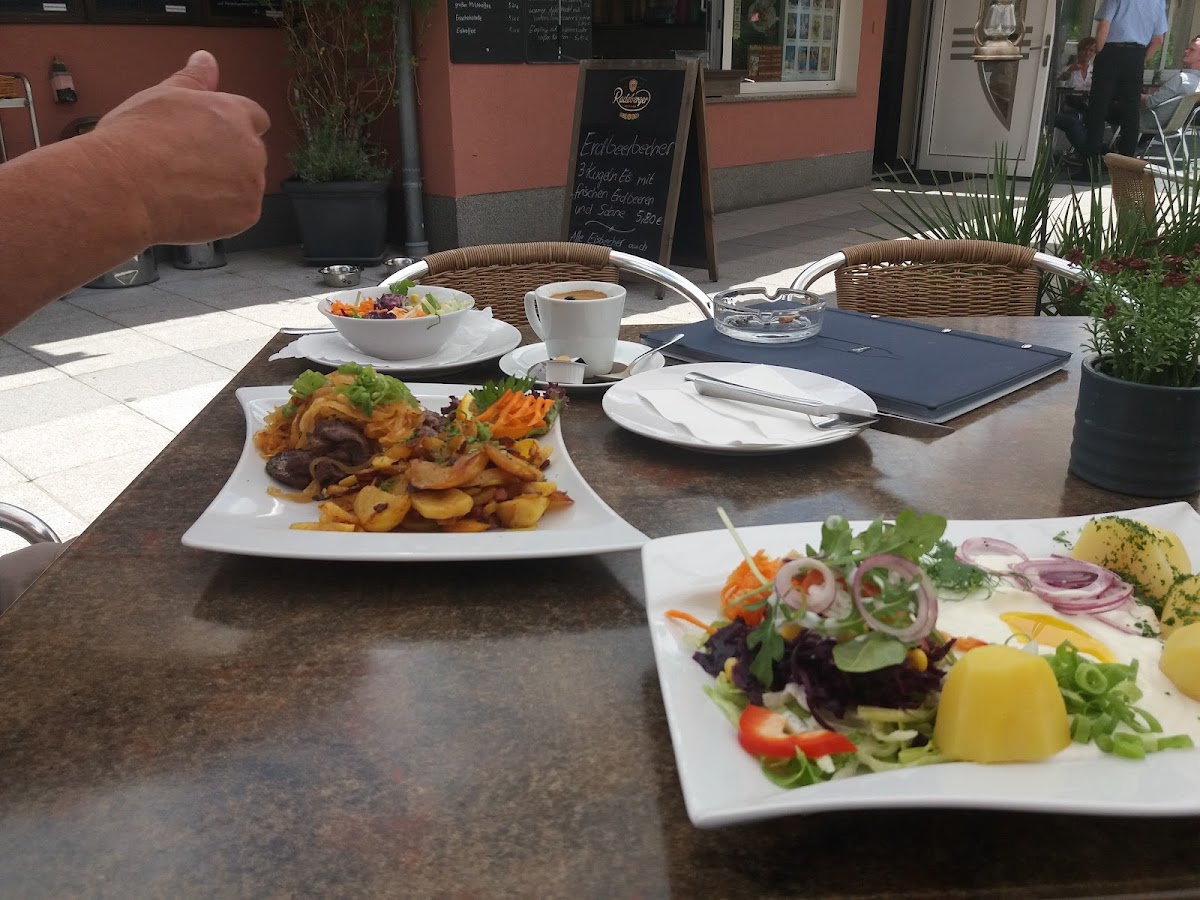 Cafe U. Restaurant Handrick-8