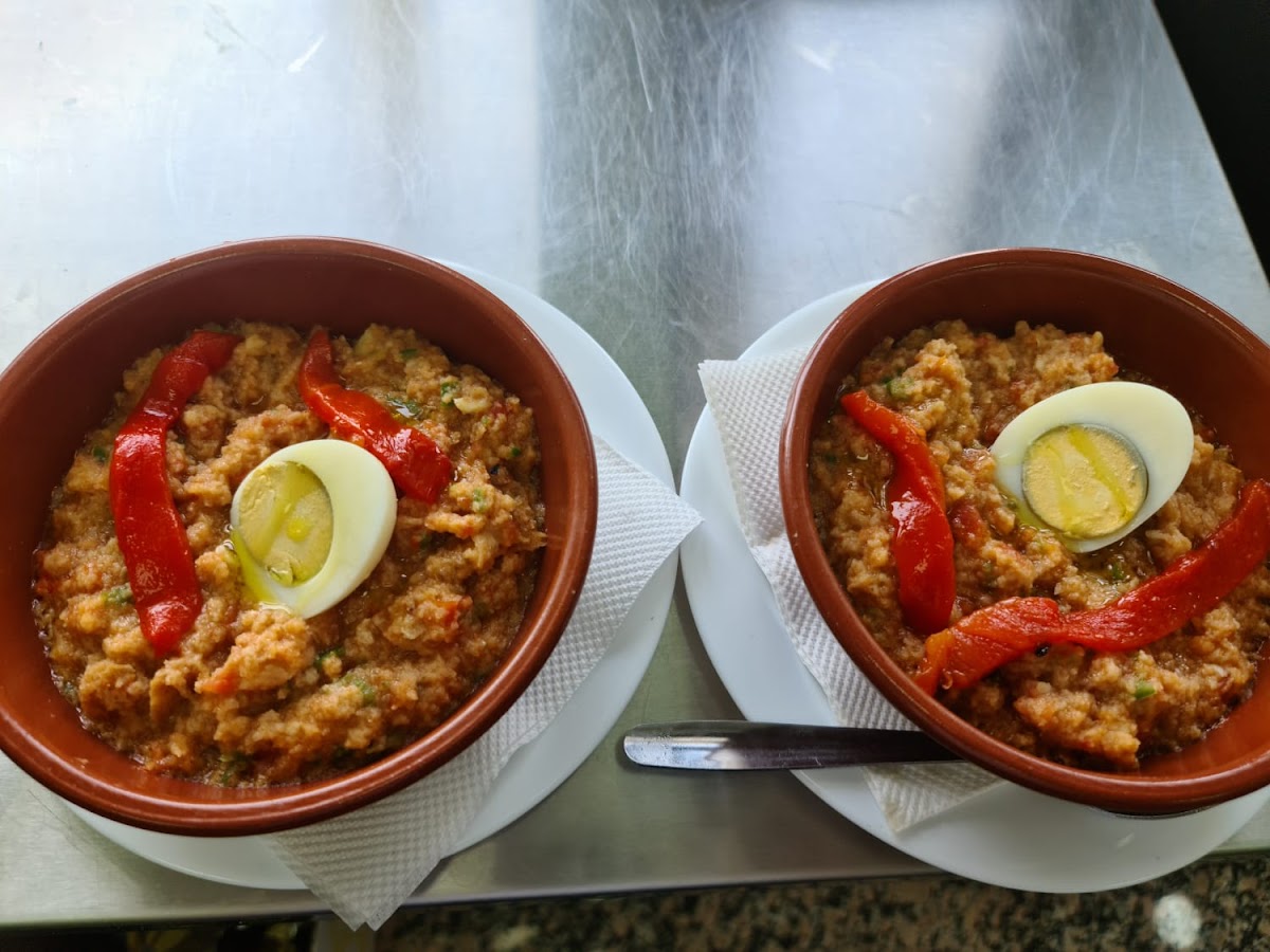 Cafeteria Cerveceria Puente De Angorrilla-10