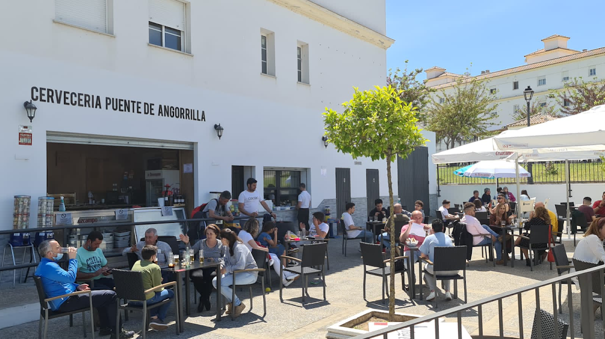 Cafeteria Cerveceria Puente De Angorrilla-4