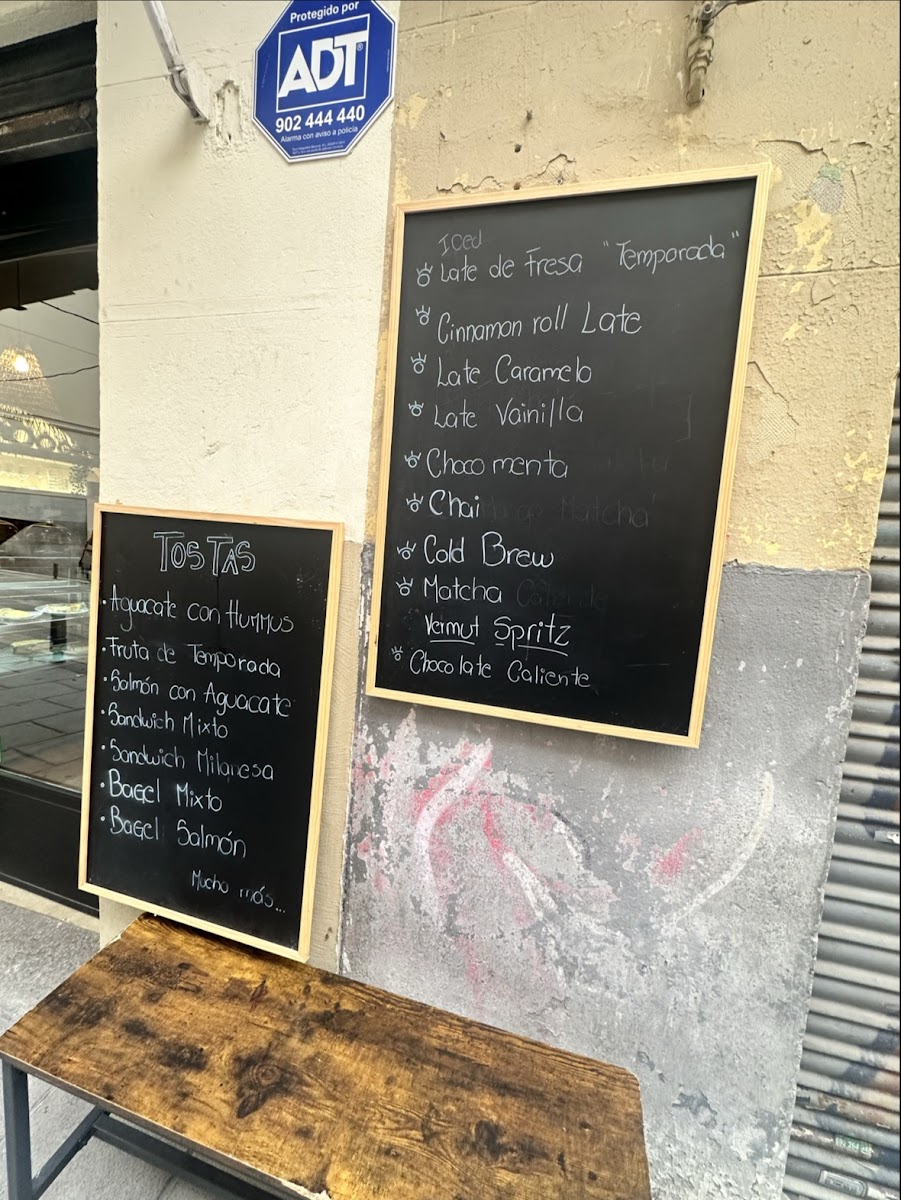 Menu Cafetería La Loca De Enfrente-9