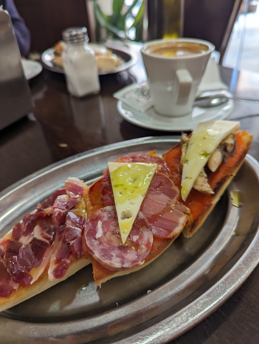Cafetería Ylugo