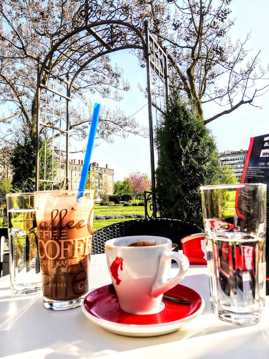 Caffe Bar Black-8