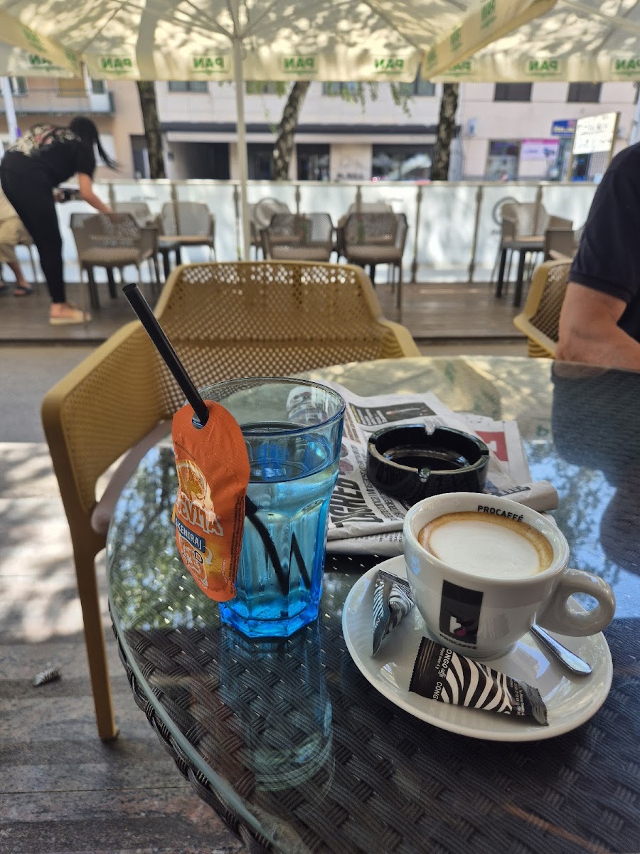 Caffe Bar Triton-6