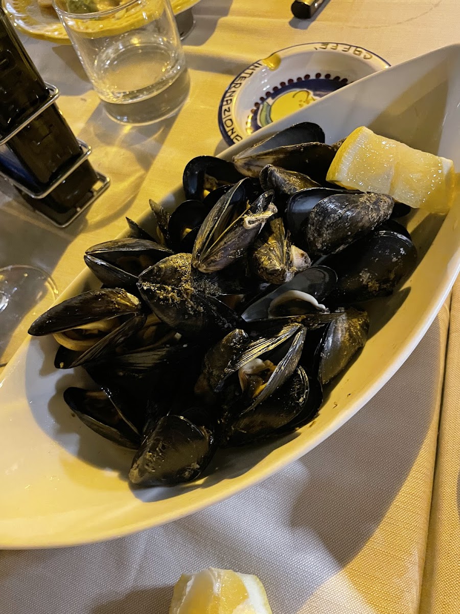Caffe Internazionale Restaurant-9