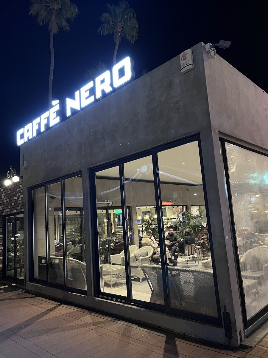 Caffè Nero Finikoudes