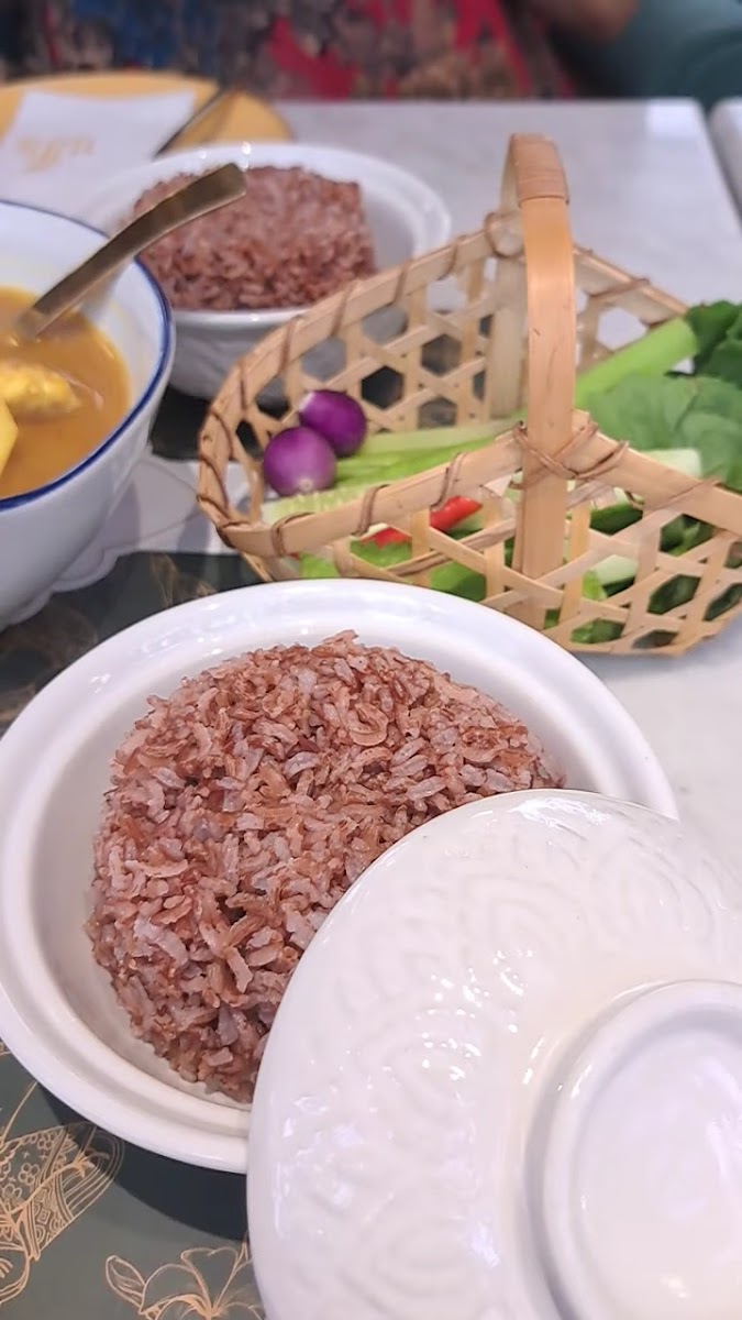 ขมิ้น Camin Cuisine & Cafe สาขาซีคอนสแควร์ ศรีนครินทร์-2